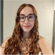 Clases de todo tipo, pero sobre todo asignaturas de ciencias como matemáticas, física, dibujo técnico,... Estudio ingeniería industrial