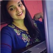 Profesora de Inglés da clases a niños y adolescentes