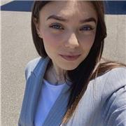 Offro lezioni individuali online o in presenza per studenti delle elementari/ medie / liceo in molte materie.