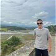 Soy estudiante de 2º de Ingeniería Física.
Tengo experiencia dando clases particulares a alumnos de ESO y Bachillerato
