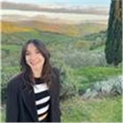 Laureata in Lingue, culture e società dell'Asia e dell'Africa mediterranea presso Cà Foscari ; Studentessa magistrale di cinese