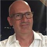Trainer di PNL offre supporto e affiancamento a persone che desiderano essere più felici