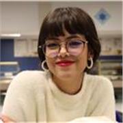 Me considero una persona activa y que puede ayudar a motivar a los niños que puedan llegar a tener dificultades con los estudios, apoyándoles en cada asignatura y motivándoles a continuar intentándolo. 