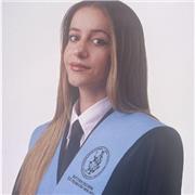 Profesora titulada Grado Estudios Ingleses con 9 meses de experiencia. Puedo dar clase desde niños a adultos.