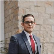 Formación* 
Músico e Ingeniero de Sonido, Universidad Javeriana. 
Técnico Musical Ministerial, Instituo Canzion. 
Certificado en AVID Protools User (v.10). 
*Áreas de Enseñanza:* 
Música: Armonía, historia de la música, entrenamiento auditivo y lecto-esc