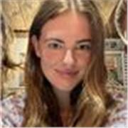 Profesora de ingles nativa, licenciada en derecho en el Reino Unido y con padre inglés, con 8 años de experiencia