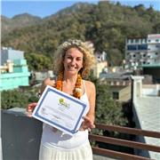 Professeure de yoga certifiée je propose des cours de Hatha Yoga, Meditation en ligne ou dans le secteur de Baden.