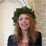 Laureata in Mediazione Linguistica e Interculturale impartisce lezioni private di inglese, cinese, spagnolo, francese e tedesco