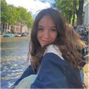 Ragazza offre Ripetizioni Online di Inglese