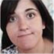 Laureata in scienze giuridiche presso l'università di Bologna (Consulente del lavoro).Iscritta alla magistrale