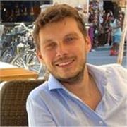 Italiano nativo certificado en letras y literatura italiana, y ademas estudio de latino y griego antiguo.