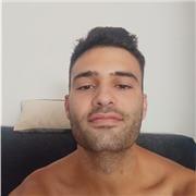 Soy una persona alegre, trabajadora con ganas de mejorar y que la gente mejore. Atiendo solo a hombres