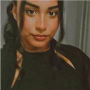 Profesora de apoyo especializada en materias del grado de enfermeria en la universidad