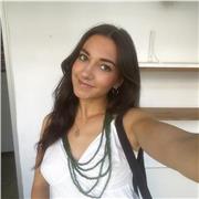 Licenciada en filología hispánica interesada en dar clase tanto de español para extranjeros como de lengua y literatura