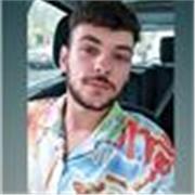 Soy un joven con bachillerato, apasionado por enseñar matemáticas, ciencias, geografía e historia a estudiantes de la ESO