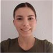 Persona joven con experiencia dando clases del idioma, estudiando un grado de filologia.