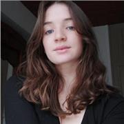 Professeur d'alto et en parallèle de violon. Étudiante au CNSM de Paris