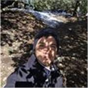 Estudiante universitario con un nivel competente en asignaturas científicas.