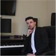 Insegnante pianoforte, offre lezioni private è online. Corsi per tutte le tipologie: principianti, intermedio e avanzato. Corsi multistilistici