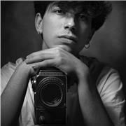 Profesor de fotografía, tanto manejo de cámara como la suite de adobe