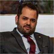 Profesor de español e historia con amplia experiencia en enseñanza e investigación