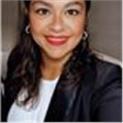 Insegnante di portoghese, inglese e italiano rivolte a studenti di ogni età e livello.