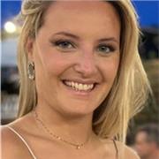 Laureata in lettere moderne con comprovata esperienza di insegnamento nel privato offre ripetizioni nelle materie umanistiche