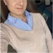 Profesora titulada en filología inglesa y traducción con nivel C2 y 9 años de experiencia dando clases. 