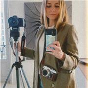 A quienes quieren aprender los conceptos de fotografía a nivel de técnica y manejo de cámara así como bases de composición…