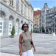 Estudiante de psicología apasionada a la lectura de libros