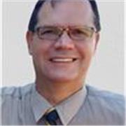 Profesor de español que imparte clases a niños y adolescentes