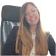 Profesora de arquitectura, diseño de interiores y exteriores.