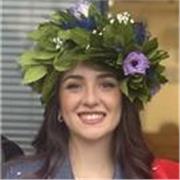 Gentile e disponibile, pronta ad aiutare per i vostri compiti! 