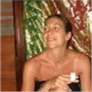 Professeur d'anglais, je suis américaine et j'ai fait mes études en France. 