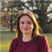 Offro lezioni private di inglese per elementari e medie. Ho studiato un anno in Canada perciò dispongo di un ottimo livello.