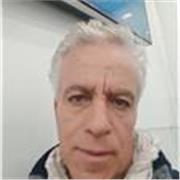 Professeur natif pays arabe parle différents dialectes de la langue arabe