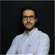 Native Spanish speaker focused on practical communication skills