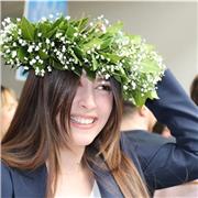 Studentessa di Ingegneria biomedica impartisce lezioni di Biologia, Chimica e scienze