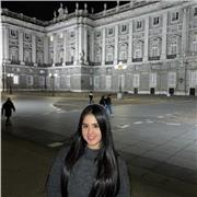 Profesional en marketing y comunicación, Especializada en hablar en público, presentaciones y habilidades comunicativas.