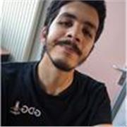 Je donne des cours en python, prof à l'université et ingénieur en informatique.