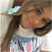 Profesor de naturales dar clases a niños de primaria