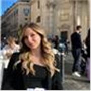 Laureata in Linguistica offre lezioni di ripasso/recupero in latino, italiano, storia e geografia per alunni di scuola secondaria di primo e secondo grado e università