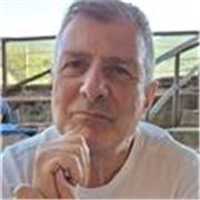 Madrelingua tedesco , ex direttore commerciale , pronto a insegnarvi non solo lingua ma tutta la mentalità tedesca .
