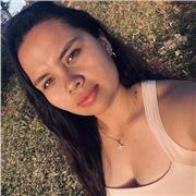 Profesora de apoyo escolar repaso para niños primaria online