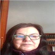 Profesora de Lengua Castellana y Literatura, escritora, periodista, tres libros publicados y varios premios. Experiencia docente