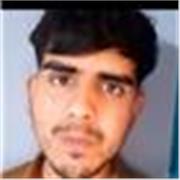 Profesor de español imparte clases a niños adolescente y mayores de edad