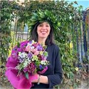 il quadrimestre sta finendo, se hai bisogno di aiuto in Storia, ma anche in altre materie umanistiche, posso aiutarti da remoto.  