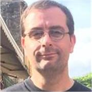 Écrivain travaillant dans le milieu scolaire avec expérience  des cours de soutien