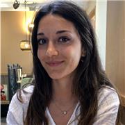 Offro aiuto compiti in italiano, matematica e inglese per studenti di scuola primaria e secondaria nella zona di Siziano o online.