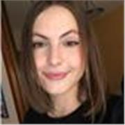 Soy graduada en Economía y tengo la titulación del B2 de ingles por lo que tengo un nivel alto